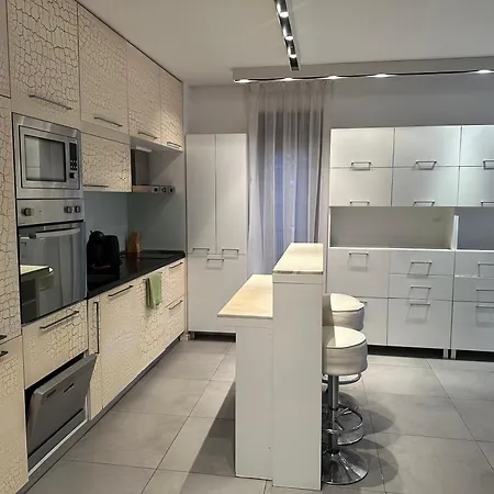 아파트 Gitea Lilies *