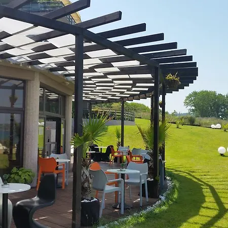 아파트 Gitea Lilies *