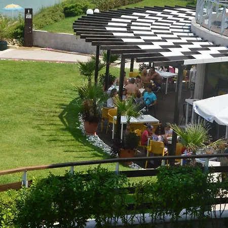 아파트 Gitea Lilies *