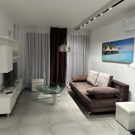Gitea Lilies Apartament